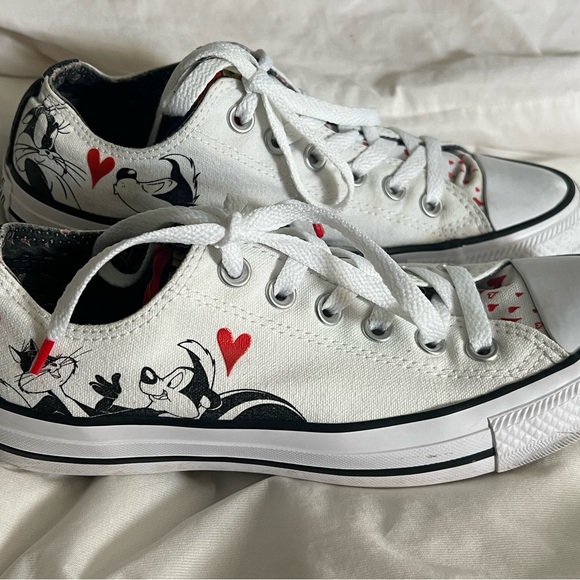 Women’s Limited Edition white & Black Cartoon Sneakers Pepe LePew and Penelope - Picture 1 of 8